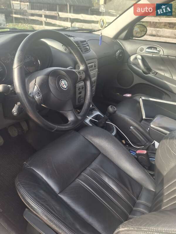 Хэтчбек Alfa Romeo 147 2005 в Лугинах фото 6 Хэтчбек Alfa Romeo 147 2005 в Лугинах