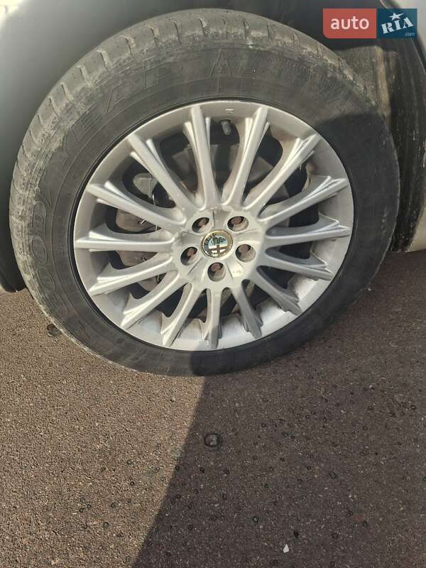 Хэтчбек Alfa Romeo 147 2005 в Лугинах фото 12 Хэтчбек Alfa Romeo 147 2005 в Лугинах