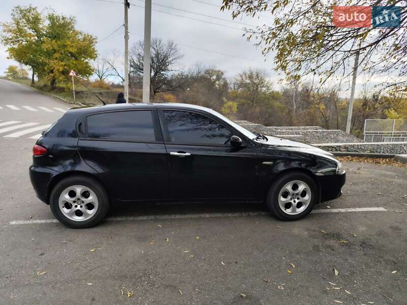 Хэтчбек Alfa Romeo 147 2006 в Кропивницком фото 6 Хэтчбек Alfa Romeo 147 2006 в Кропивницком