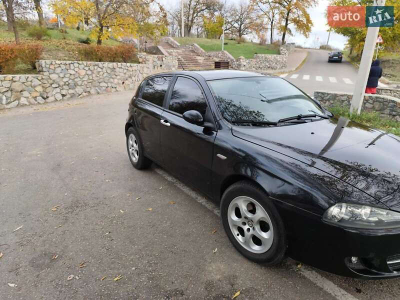 Хэтчбек Alfa Romeo 147 2006 в Кропивницком фото 10 Хэтчбек Alfa Romeo 147 2006 в Кропивницком