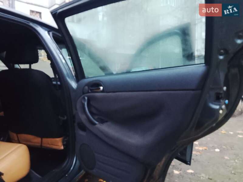 Хэтчбек Alfa Romeo 147 2003 в Херсоне