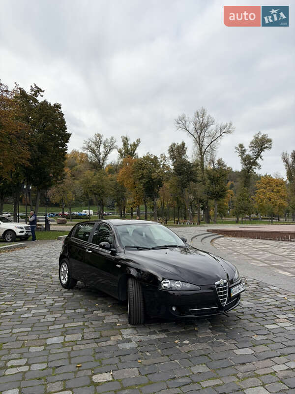 Хэтчбек Alfa Romeo 147 2009 в Киеве