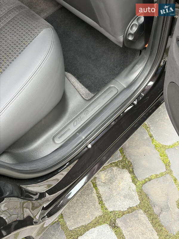 Хэтчбек Alfa Romeo 147 2009 в Киеве