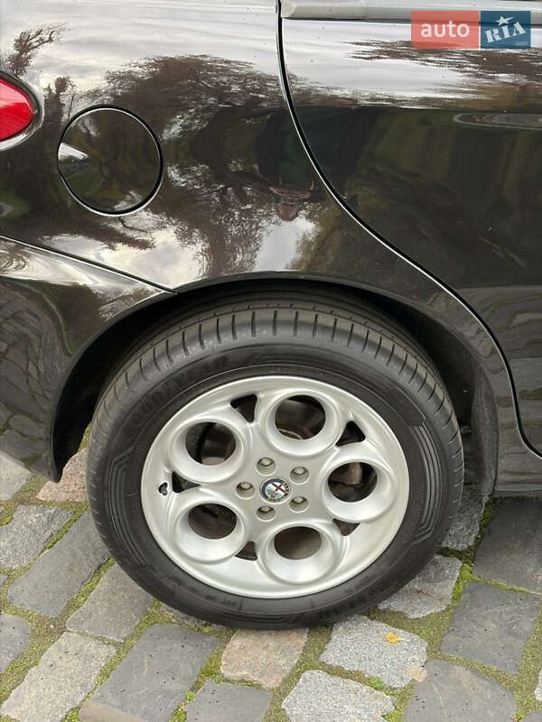 Хэтчбек Alfa Romeo 147 2009 в Киеве