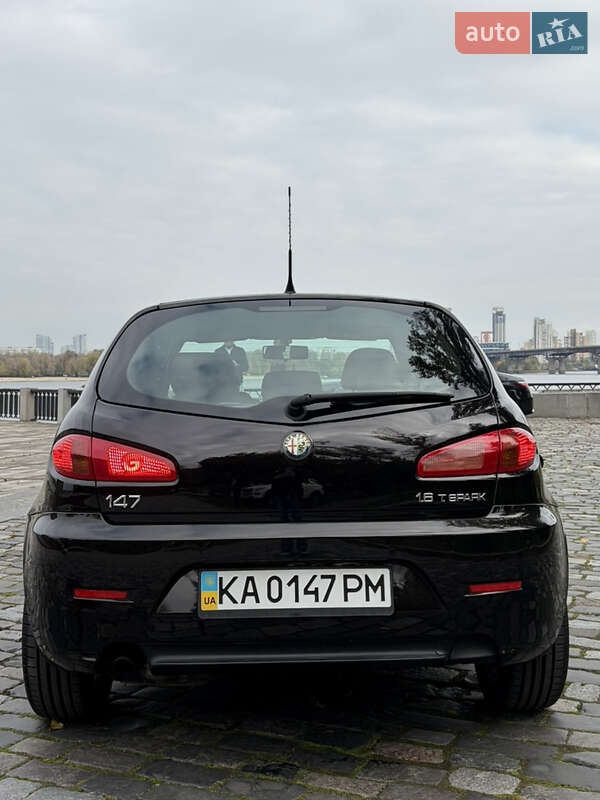 Хэтчбек Alfa Romeo 147 2009 в Киеве