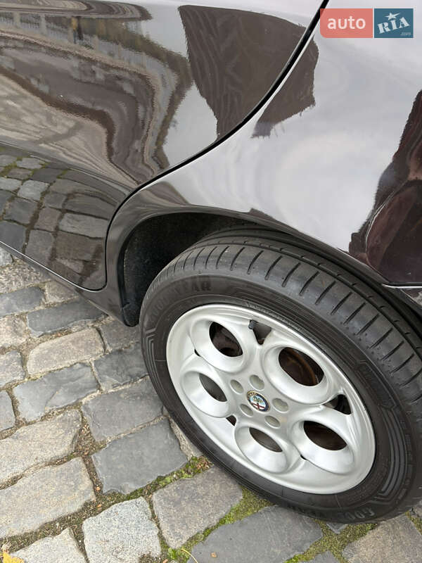 Хэтчбек Alfa Romeo 147 2009 в Киеве