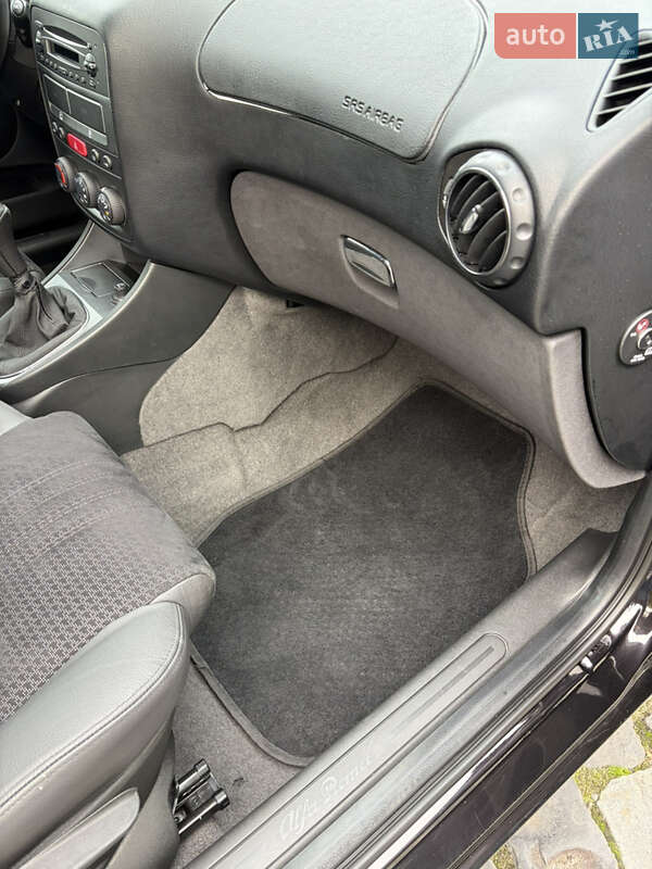 Хэтчбек Alfa Romeo 147 2009 в Киеве