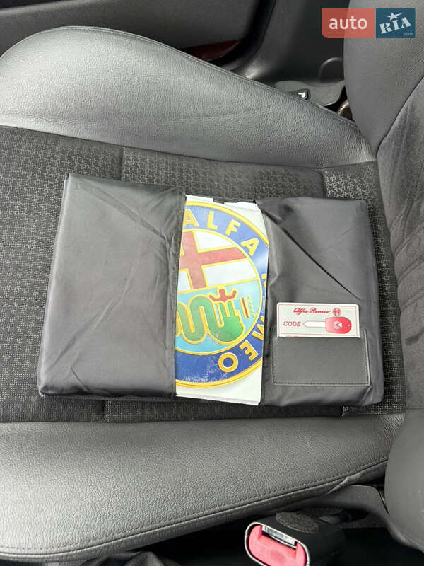 Хэтчбек Alfa Romeo 147 2009 в Киеве