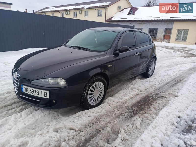 Хэтчбек Alfa Romeo 147 2007 в Остроге