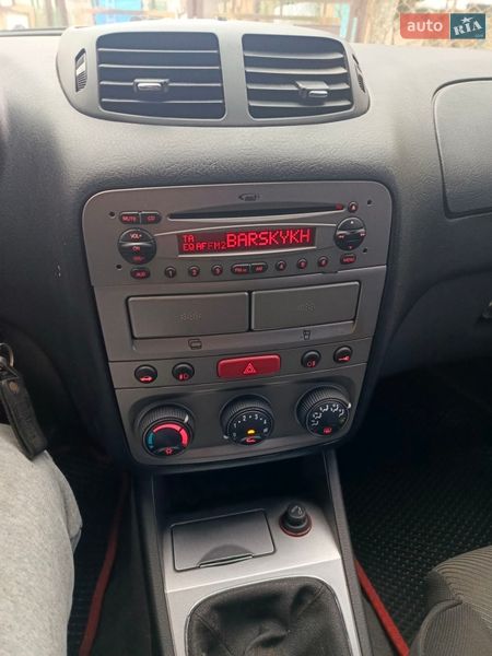 Хэтчбек Alfa Romeo 147 2007 в Остроге