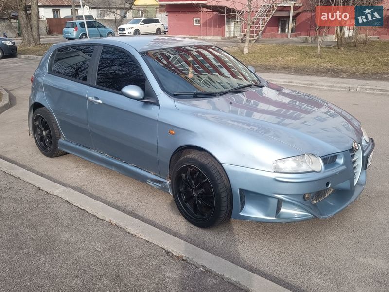 Хетчбек Alfa Romeo 147 2002 в Чернігові