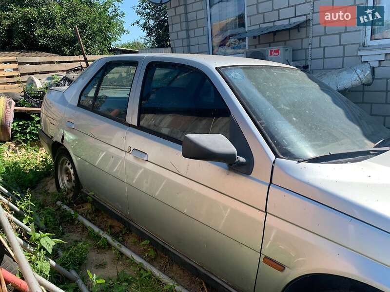 Седан Alfa Romeo 155 1994 в Києві