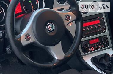 Седан Alfa Romeo 159 2005 в Днепре