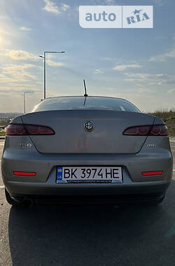 Седан Alfa Romeo 159 2010 в 