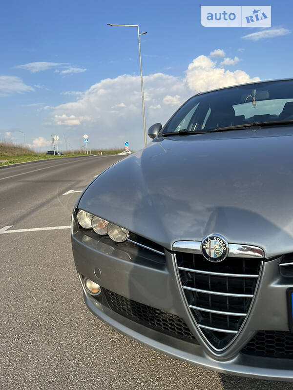 Седан Alfa Romeo 159 2010 в Рівному