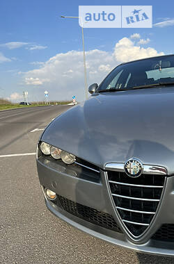 Седан Alfa Romeo 159 2010 в 
