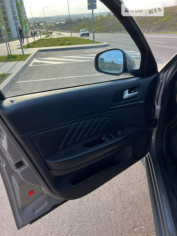 Седан Alfa Romeo 159 2010 в Рівному