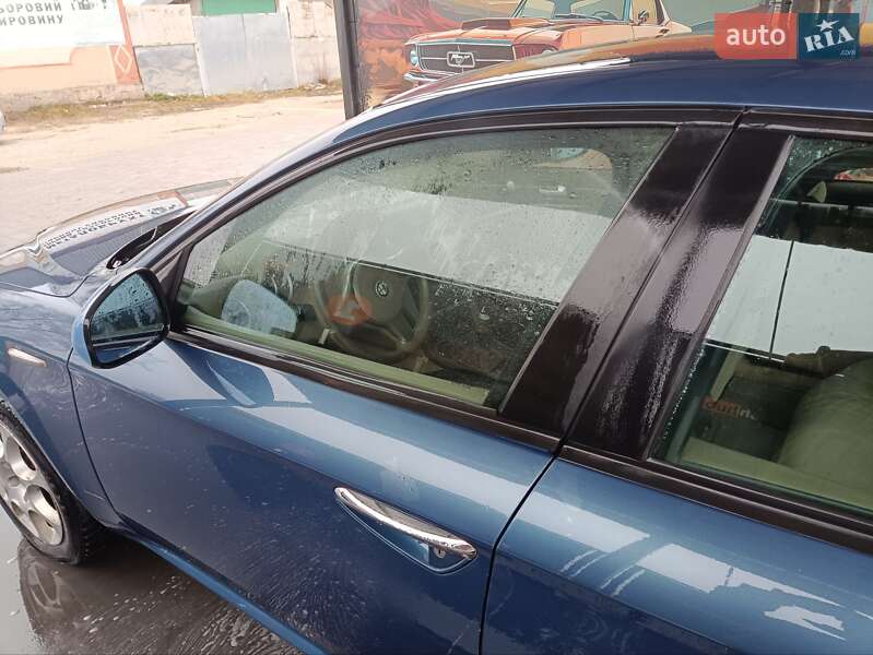 Універсал Alfa Romeo 159 2009 в Житомирі