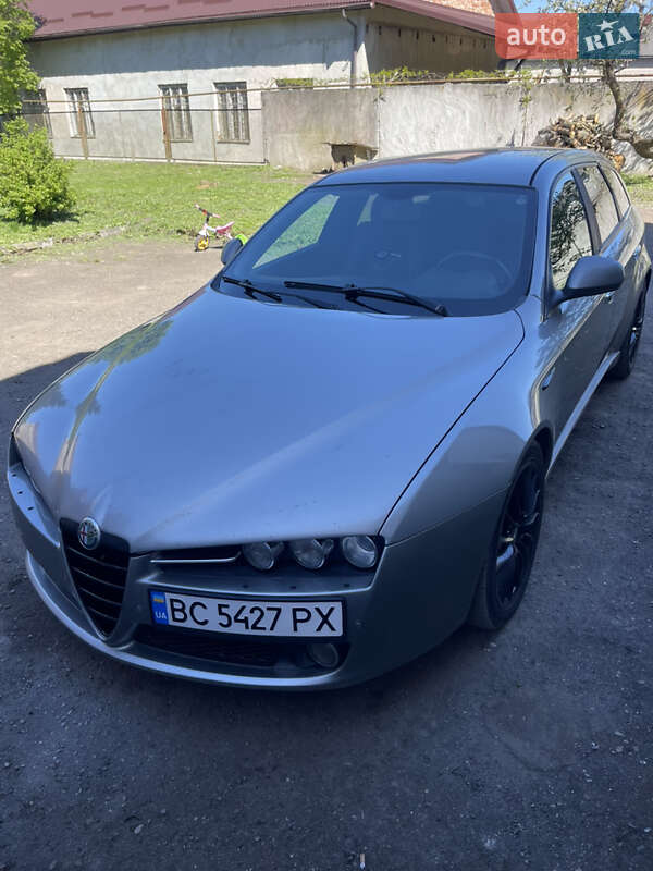 Універсал Alfa Romeo 159 2011 в 