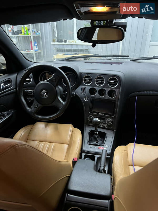 Седан Alfa Romeo 159 2006 в Липовці