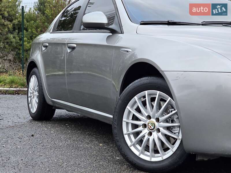 Седан Alfa Romeo 159 2006 в Хмельницькому