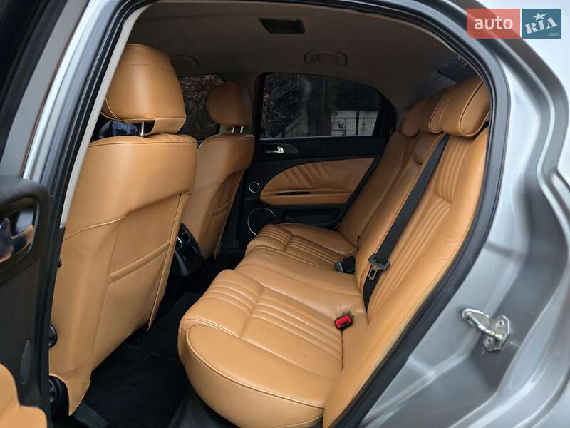 Седан Alfa Romeo 159 2006 в Хмельницькому