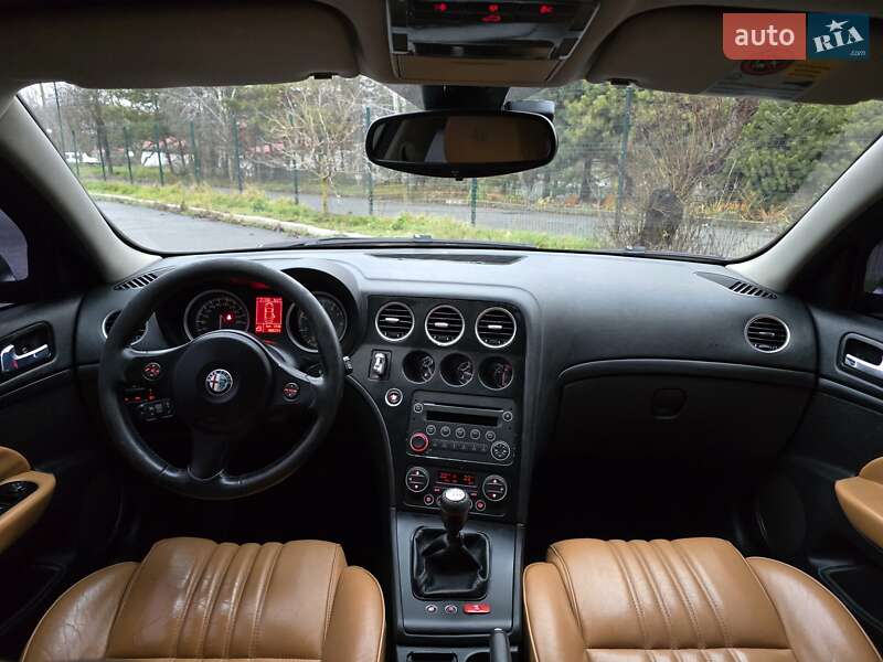 Седан Alfa Romeo 159 2006 в Хмельницькому