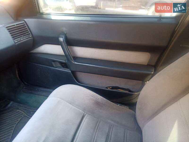 Седан Alfa Romeo 164 1988 в Кременчуці