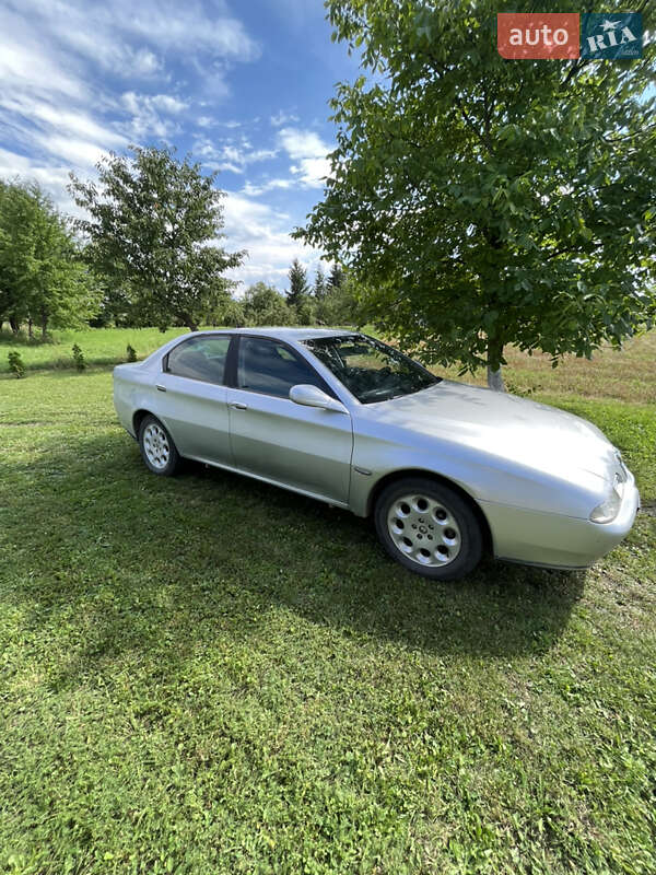 Седан Alfa Romeo 166 2000 в Косові