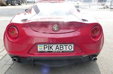 Купе Alfa Romeo 4C 2015 в Киеве