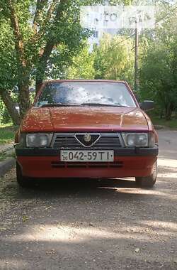 Седан Alfa Romeo 75 1988 в Києві