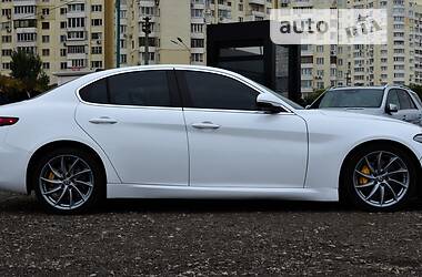 Седан Alfa Romeo Giulia 2017 в 
