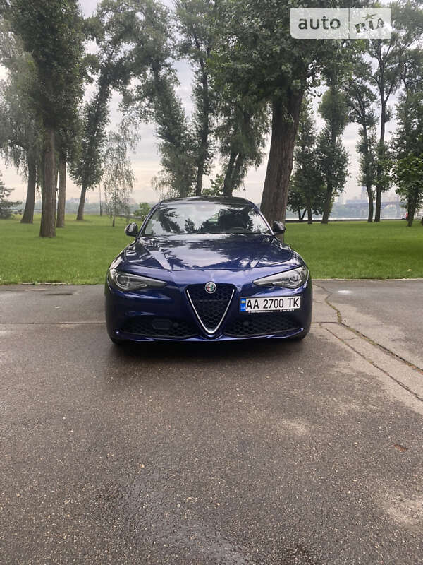 Седан Alfa Romeo Giulia 2018 в Киеве