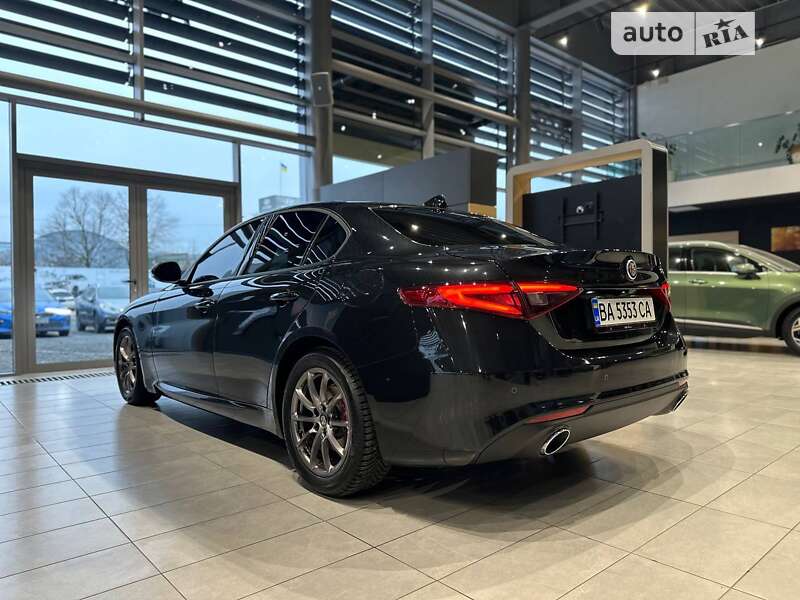 Седан Alfa Romeo Giulia 2021 в Днепре
