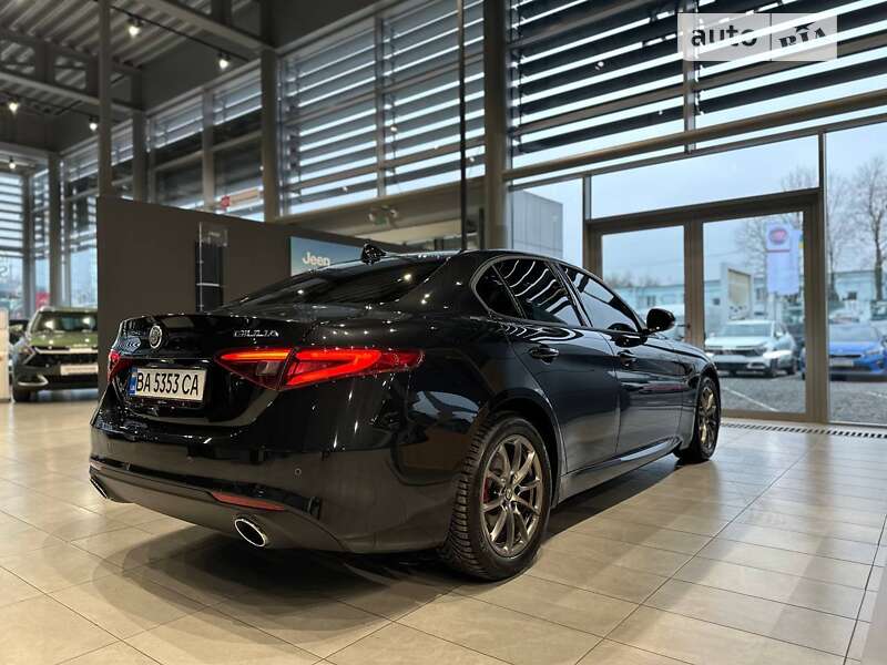 Седан Alfa Romeo Giulia 2021 в Днепре