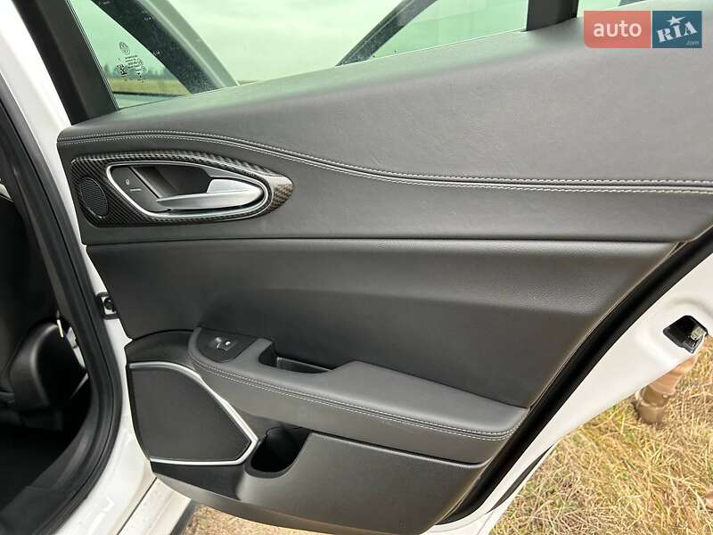 Седан Alfa Romeo Giulia 2019 в Киеве