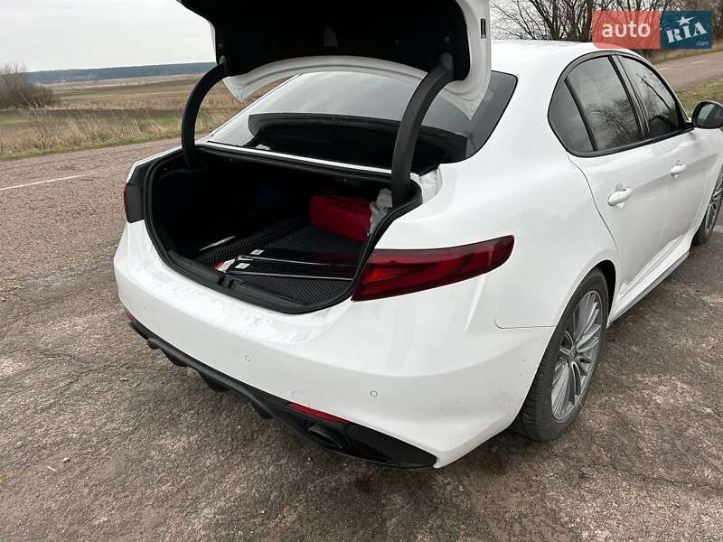 Седан Alfa Romeo Giulia 2019 в Киеве