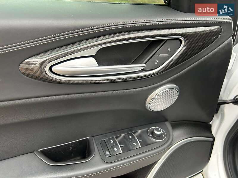 Седан Alfa Romeo Giulia 2019 в Киеве