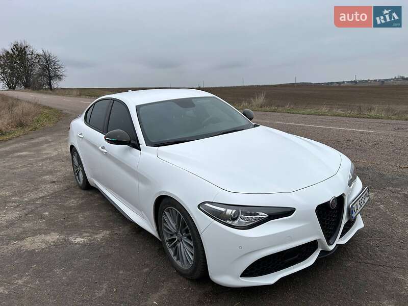Седан Alfa Romeo Giulia 2019 в Киеве
