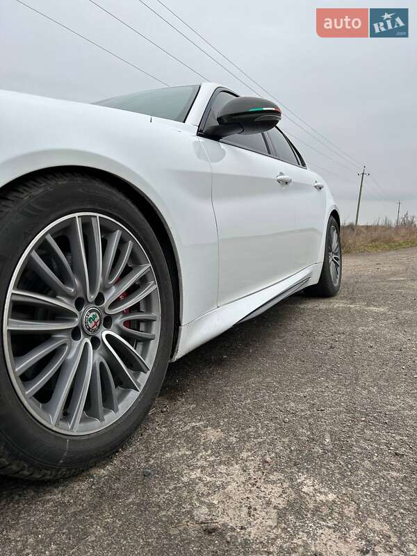 Седан Alfa Romeo Giulia 2019 в Киеве