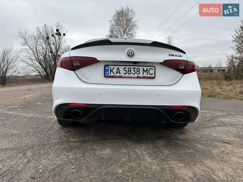 Седан Alfa Romeo Giulia 2019 в Киеве
