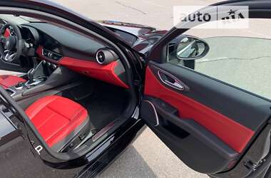 Седан Alfa Romeo Giulia 2021 в Киеве