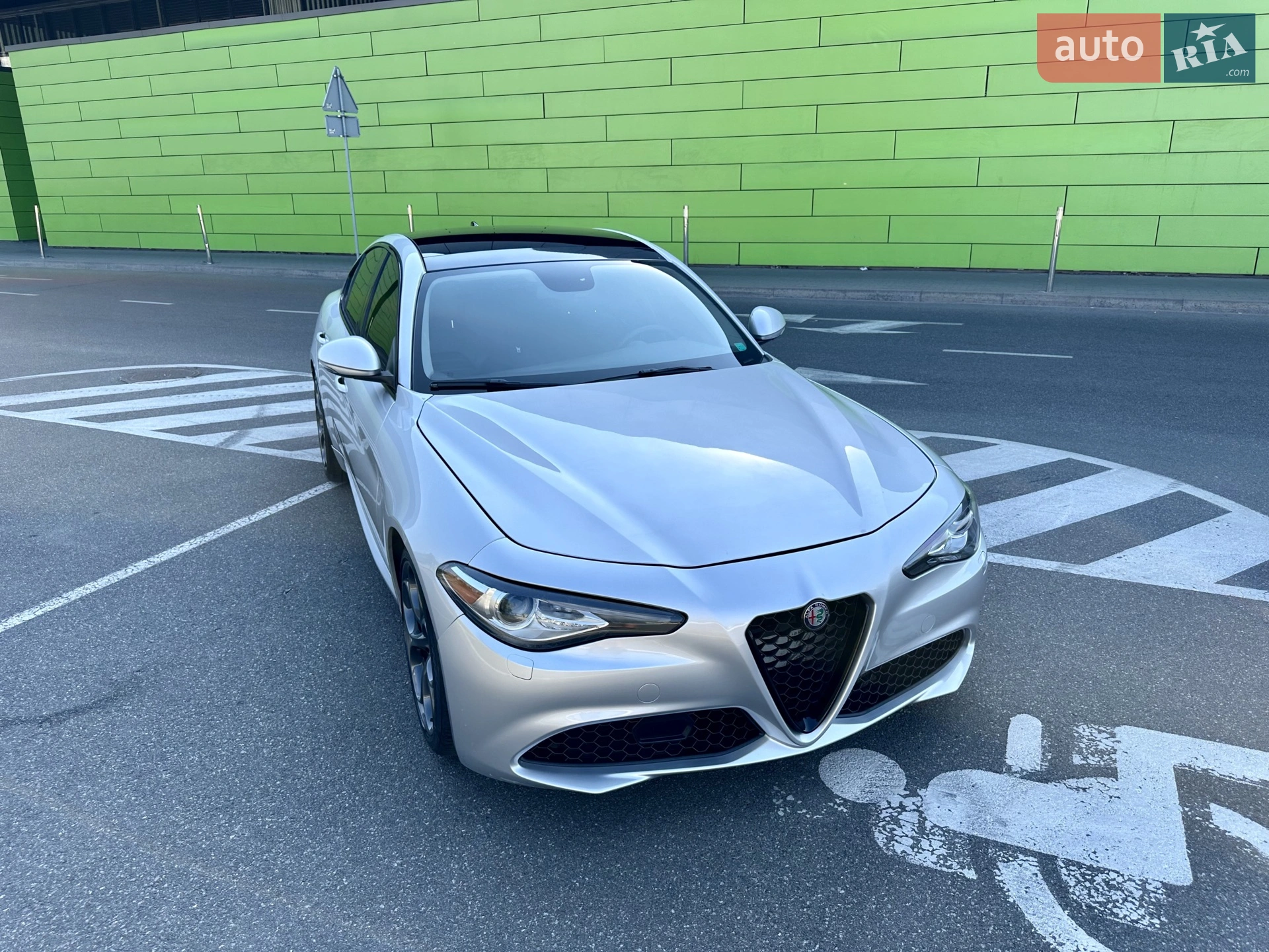 2017 Alfa Romeo Giulia - мініатюра 4