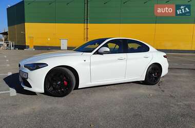 Седан Alfa Romeo Giulia 2022 в 