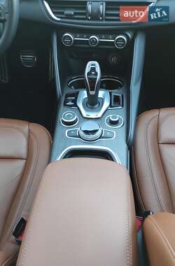 Седан Alfa Romeo Giulia 2022 в 