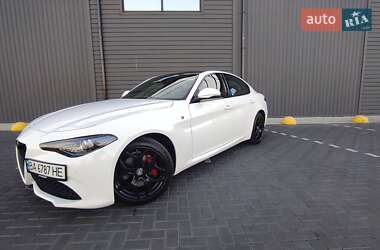 Седан Alfa Romeo Giulia 2022 в 