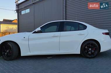 Седан Alfa Romeo Giulia 2022 в 