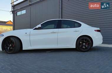 Седан Alfa Romeo Giulia 2022 в 