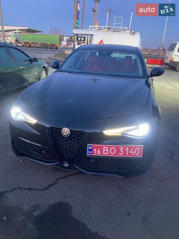 Седан Alfa Romeo Giulia 2018 в Києві
