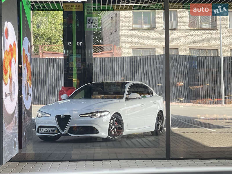 Седан Alfa Romeo Giulia 2020 в Києві
